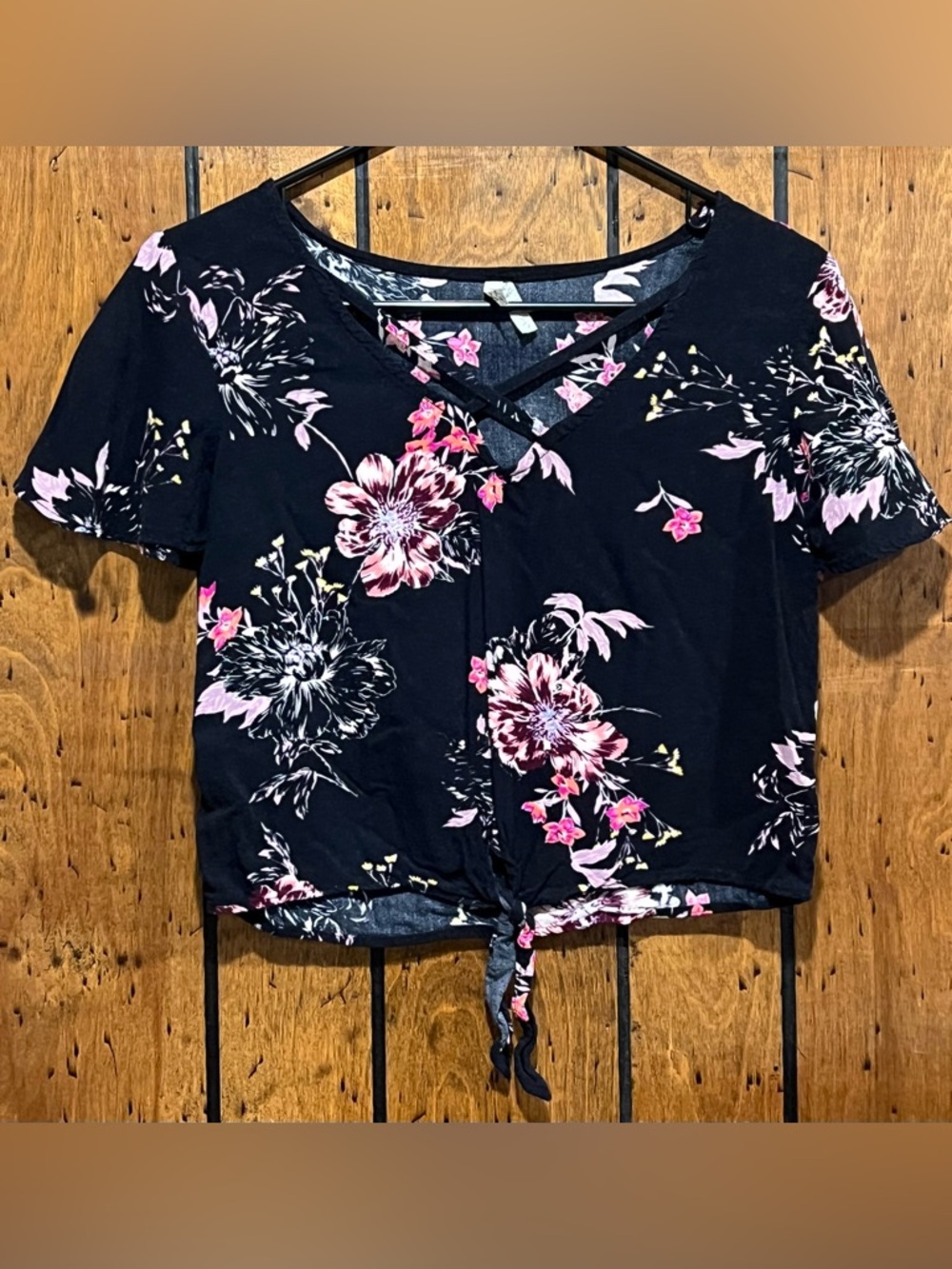 Mudd Floral Tie-Front Short Sleeve Top - size XS
